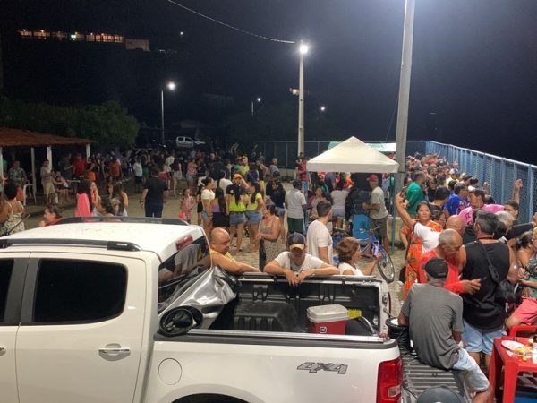 Moradores de Acari e região Seridó fazem festa à espera da sangria do Açude Gargalheiras — Foto: Anthony Medeiros