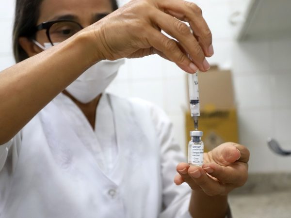 Faixa etária para vacinação contra a dengue é ampliada no RN por baixa adesão do público-alvo — Foto: Fernanda Sunega