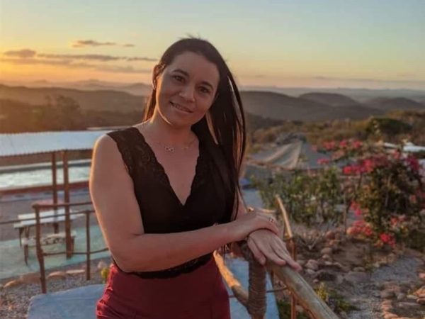 Jadna Cardoso Felipe, de 37 anos, foi morta a facadas em Monte das Gameleiras — Foto: Redes sociais