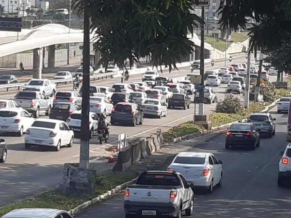 Trânsito em Natal (RN) — Foto: Sérgio Henrique Santos/Inter TV Cabugi