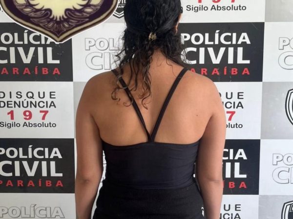 Mulher condenada foi presa após 9 anos de ter cometido o crime — Foto: Polícia Civil