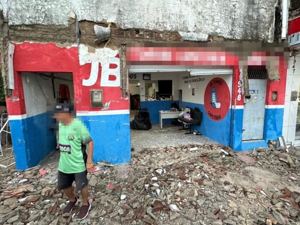 Marquise caiu na Zona Oeste de Natal — Foto: Kleber Teixeira/Inter TV Cabugi