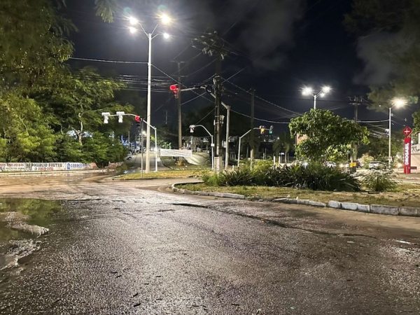Cruzamento das avenidas Alagoas e Ayrton Senna: trânsito liberado — Foto: Kleber Teixeira/Inter TV Cabugi