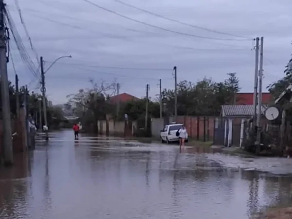 Porto Alegre (RS), 26/06/2025 - Rua inundanda após fortes chuvas na Ilha da Pintada. Foto: Beatriz Goncalves Pereira/Divulgação