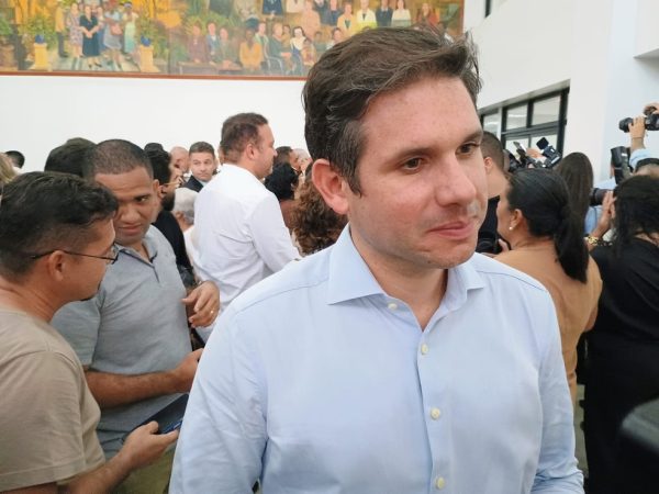 Hugo Motta (Republicanos-PB) comentou sobre a prisão domiciliar de Jair Bolsonaro, após decisão do STF — Foto: Ewerton Correia/TV Cabo Branco