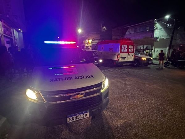 Casal foi encontrado morto dentro de casa no bairro das Quintas, na Zona Leste de Natal — Foto: Kleber Teixeira/Inter TV Cabugi