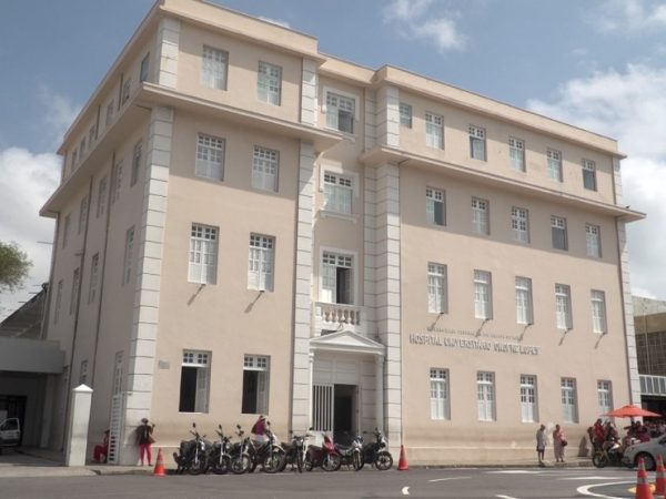 Transplante de rim errado aconteceu no Hospital Universitário Onofre Lopes — Foto: Tom Guedes/Inter TV Cabugi