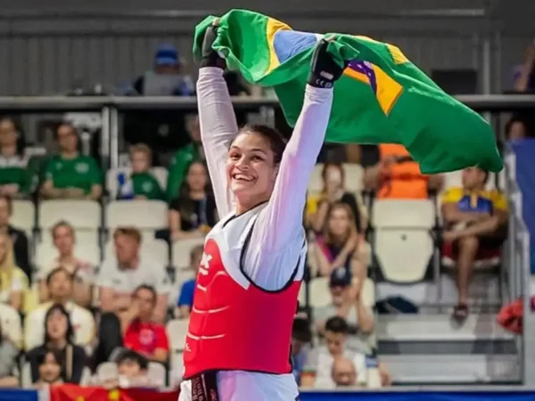 Brasília (DF), 24/10/2025 - A lutadora Maria Clara Pacheco colocou o Brasil de volta ao topo do pódio do Campeonato  Mundial de taekwondo. Foto: CBTKD/Divulgação
