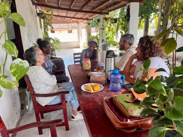 Processo de escuta do livro 'Eu escreveria se soubesse' — Foto: Divulgação