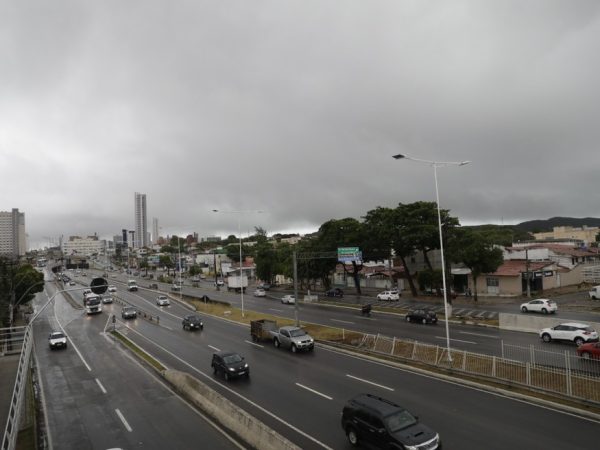 Dia de chuva, dia nublado, Natal RN Rio Grande do Norte BR-101 céu escuro chuvas — Foto: Carmem Felix/governo do RN