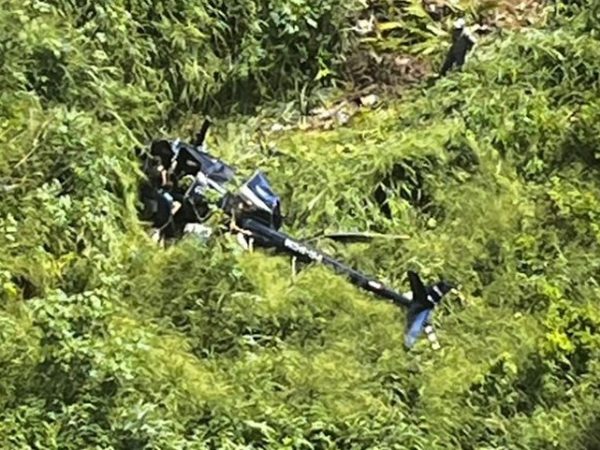 Helicóptero cai em Campina Grande, PB — Foto: Reprodução / Redes sociais