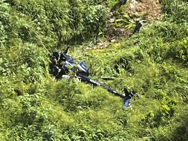 Helicóptero cai em Campina Grande, PB — Foto: Reprodução / Redes sociais