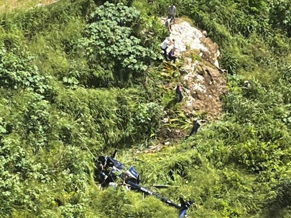 Helicóptero cai em Campina Grande, PB — Foto: Reprodução / Redes sociais