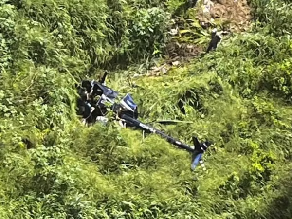 Helicóptero cai em Campina Grande, PB — Foto: Reprodução / Redes sociais