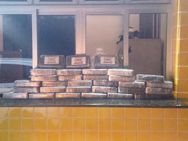 PRF apreende mais de R$ 1,5 milhão em drogas e prende três homens por tráfico no RN — Foto: Divulgação/PRF