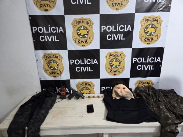 Segundo a Polícia, suspeito estava escondido na Praia de Pipa — Foto: PCRN/Divulgação