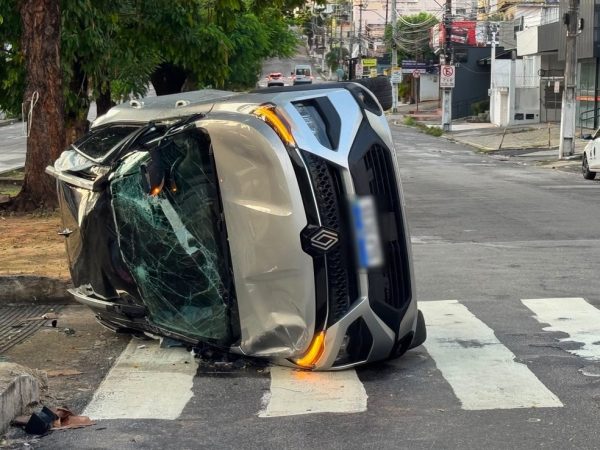 whatsapp-image-2026-07-09-at-08.52.20 Carro capotou em acidente em Natal — Foto: Sérgio Henrique Santos/Inter TV Cabugi