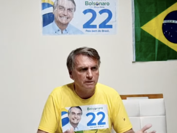 Bolsonaro voltou a fazer críticas nesta terça-feira contra o ministro Alexandre de Moraes. — Foto: Reprodução