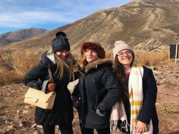 A loira está fazendo a rota dos vinhos entre Mendoza, na Argentina, e cidades do Chile, além de uma parada para esquiar em Las Leñas — Foto: Instagram.