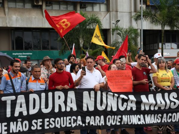Brasília-DF 23-03-2024 Mobilização da Frentes Brasil Popular (FBP) e Povo Sem Medo (FPSM), pelo conjunto das centrais sindicais e partidos progressistas do campo popular; em convocatória pública em defesa da democracia. Foto José Cruz/ Agência Brasil