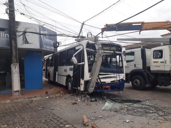 Caso aconteceu por volta das 6h no bairro Felipe Camarão, na Zona Oeste da capital. Ninguém ficou ferido — Foto: Marksuel Figueredo/Inter TV Cabugi